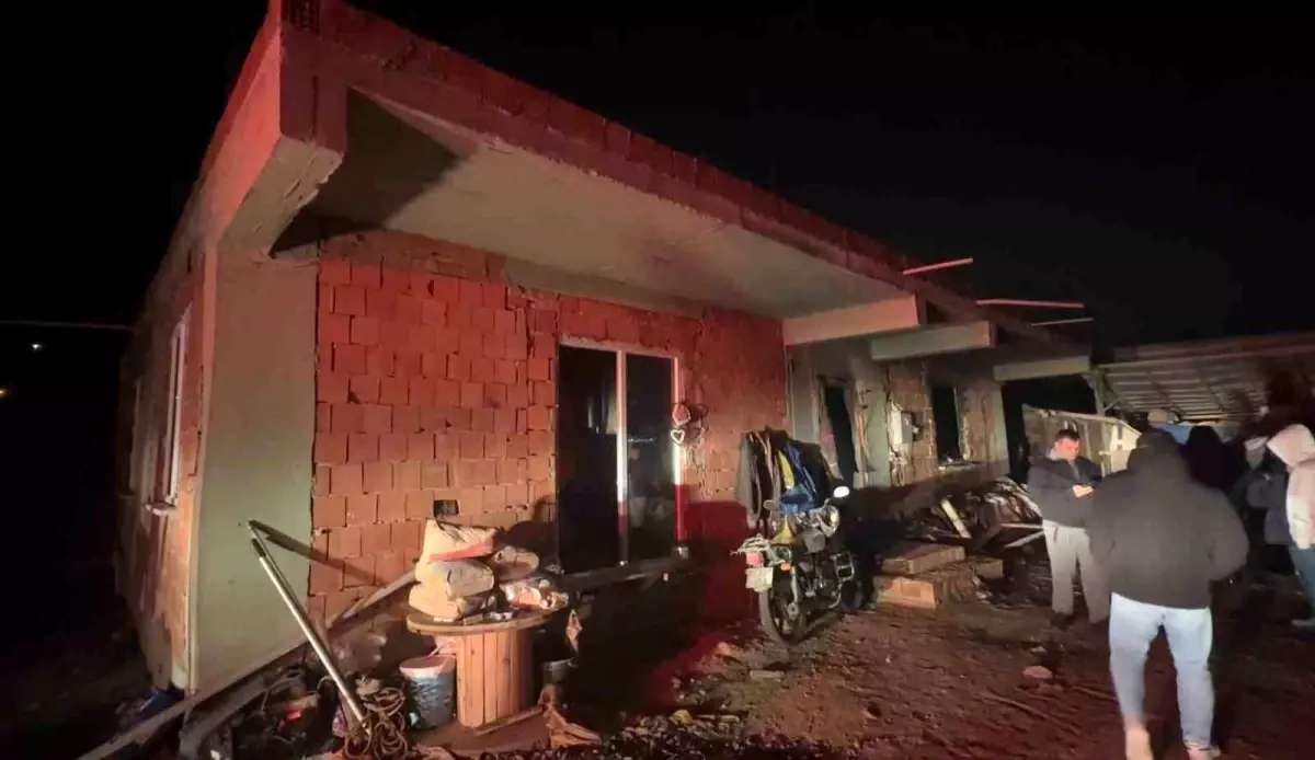 Patlama sonrası evin dış görünümü