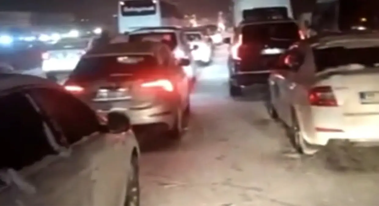 Gaziantep'te kar yağışıyla kaplanan TAG Otoyolu