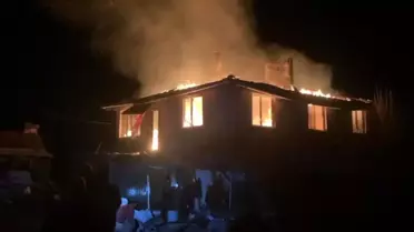 Bursa Orhaneli'de Köy Evi Alev Aldı: Tamamen Yıkıldı