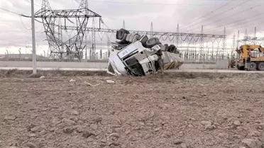 Devrilen tırın yol üzerindeki görüntüsü