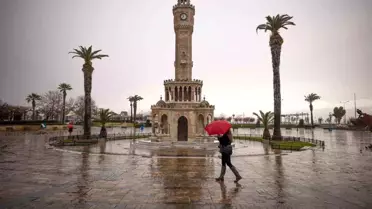 İzmir’de Şiddetli Sağanak Sonrası Belediye Ekipleri Hızlı Müdahale Şartlarını Aşarak Seferber Oldu