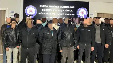 Operasyon sırasında gözaltına alınan kişilerin fotoğrafı