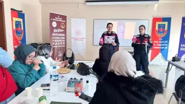 Muş Jandarması Kadınlara KADES ve Erken Yaşta Evlilik Bilgilendirmesi Yaptı