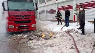 Muş'ta Park Halindeki Tırda Çıkan Yangın Kısa Sürede Söndürüldü