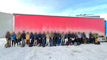 Sivas'ta Tır Denetiminde 25 Yabancı Gözaltına Alındı