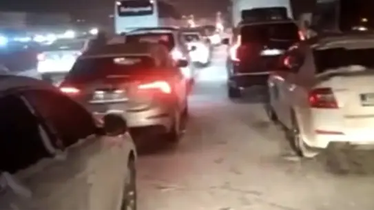 Gaziantep’te Yoğun Kar Yağışı TAG Otoyolu’nda Trafiği Felç Etti