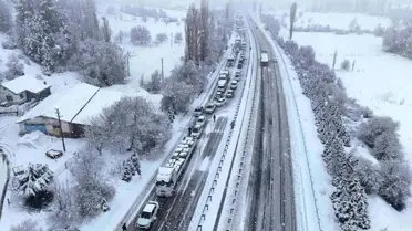Uşak‑Ankara Karayolunda Şiddetli Kar Yağışı Yol Kapalıyı 3 Saat Uzattı