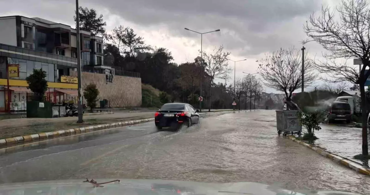Kuşadası'nda Şiddetli Sağanak Sonrası Sel Felaketi