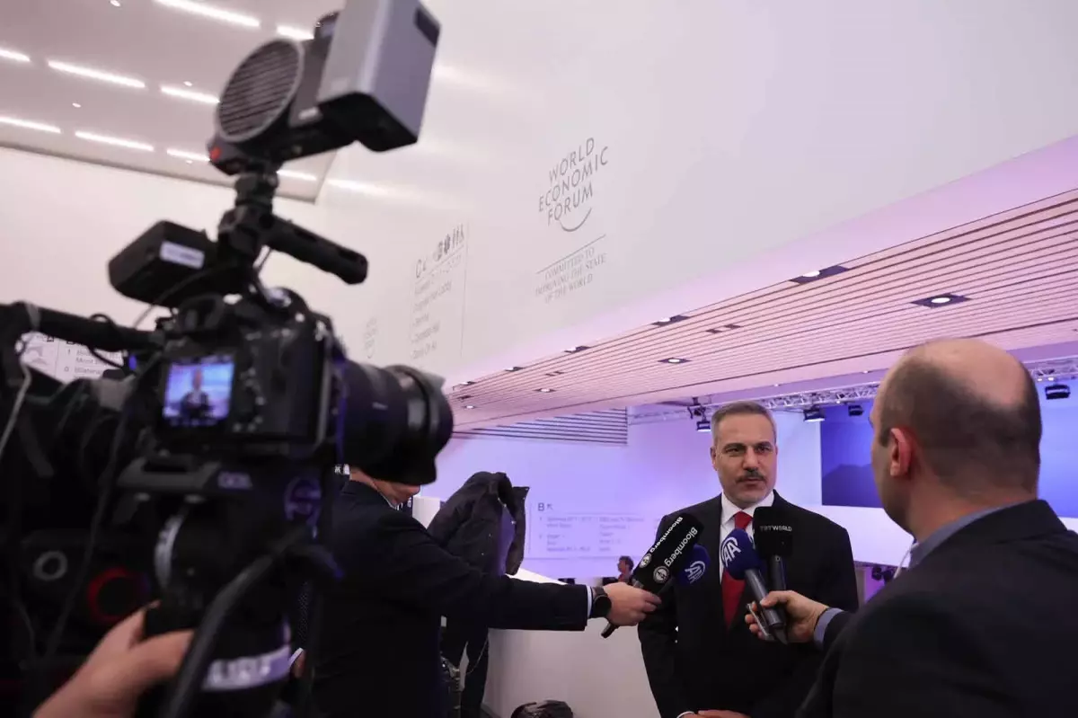 Hakan Fidan Davos'ta Gazze Barış Kurulu imza töreni