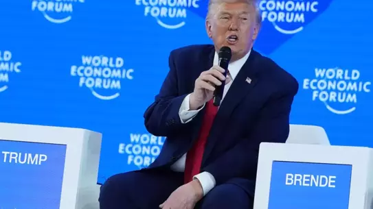 Trump, Davos'ta Toyota CEO'su Akio Toyoda ile Esprili Sohbetini Anlattı