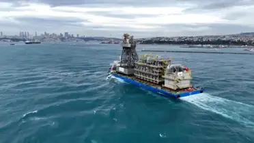 Osman Gazi Yüzey Üretim Platformu ve Yıldırım Sondaj Gemisi Boğaz'dan Geçti