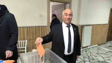 Genel kurulda Mahmut Öz konuşma yapıyor