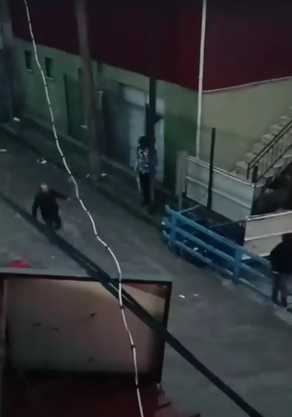 İzmir Karabağlar Deresi Sel Felaketi: Sürücüler ve Yayalar Zor Anlar Yaşadı