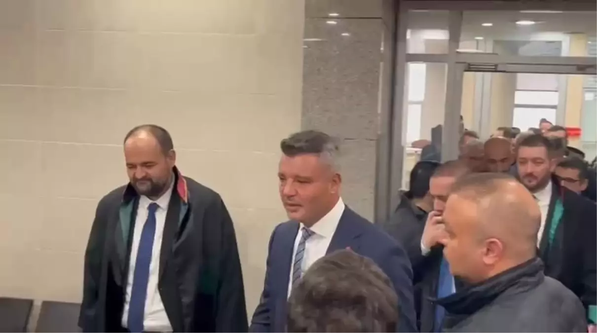 Sadettin Saran İstanbul’da Yasa Dışı Bahis Reklamı Davasıyla Mahkemeye Çıktı
