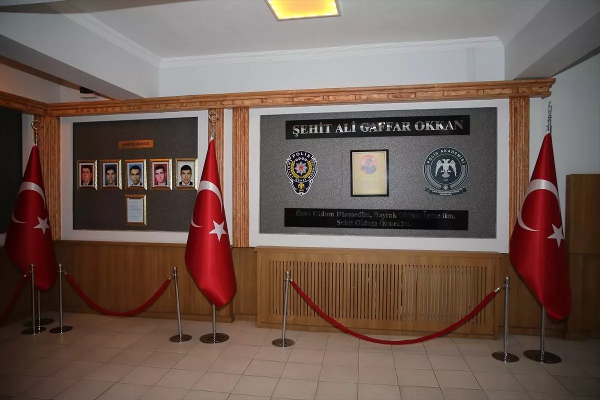 Şehit Ali Gaffar Okkan Polis Meslek Eğitim Merkezi giriş