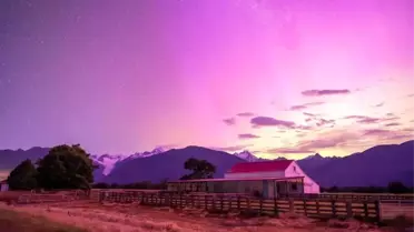 Yeni Zelanda'nın Buzlu Göllerinde Büyüleyici Kutup Işıkları