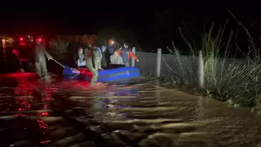 Kumluca’da Şiddetli Sağanak Ev ve Seraları Sular Altına Çekti