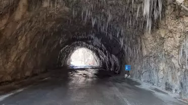 Doğu Anadolu’da Sıfırın Altına Düşen Sıcaklıklar Yol ve Hayatı Etkiliyor