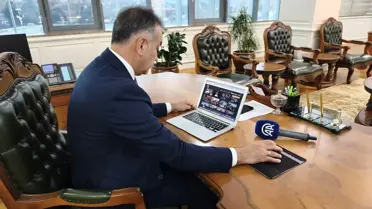 Karabük Valisi Oktay Çağatay, AA'nın 'Yılın Kareleri' Oylamasını İnceledi