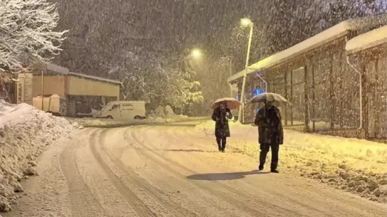 Malatya’da Yoğun Kar Nedeniyle İdari İzin ve Motosiklet Trafiği Durduruldu