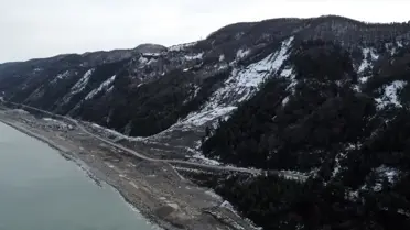 Sinop Ayancık Karayolunda Heyelan Tehdidi ve Trafik Önlemleri