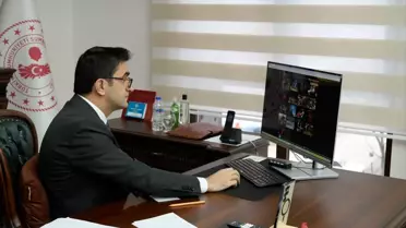 Sumbas Kaymakamı Hakan Kara, 'Yılın Kareleri' Seçimini Açıklıyor