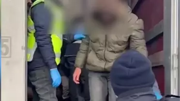 Suşehri'nde TIR’da Yakalanan 25 Düzensiz Göçmen Tutuklandı