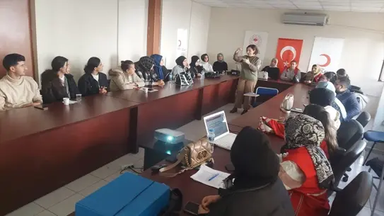 Kızılay'dan Kadın ve Gençlere Girişimcilik Atölyesi