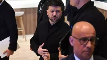 Zelenskiy, BAE'de ABD ve Rusya Temsilcileriyle Üçlü Görüşme Planladığını Duyurdu