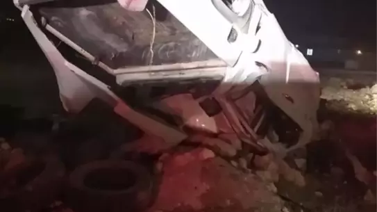 Devrilen otomobilin ana fotoğrafı