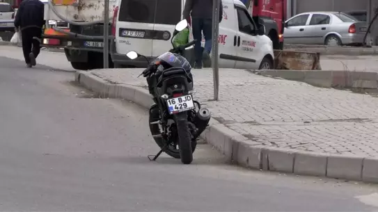 Tavşanlı’da Otomobil ve Motosiklet Çarpıştı: 1 Yaralı