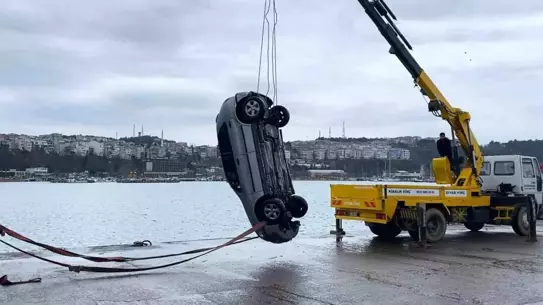 Denize düşen otomobilin ana fotoğrafı