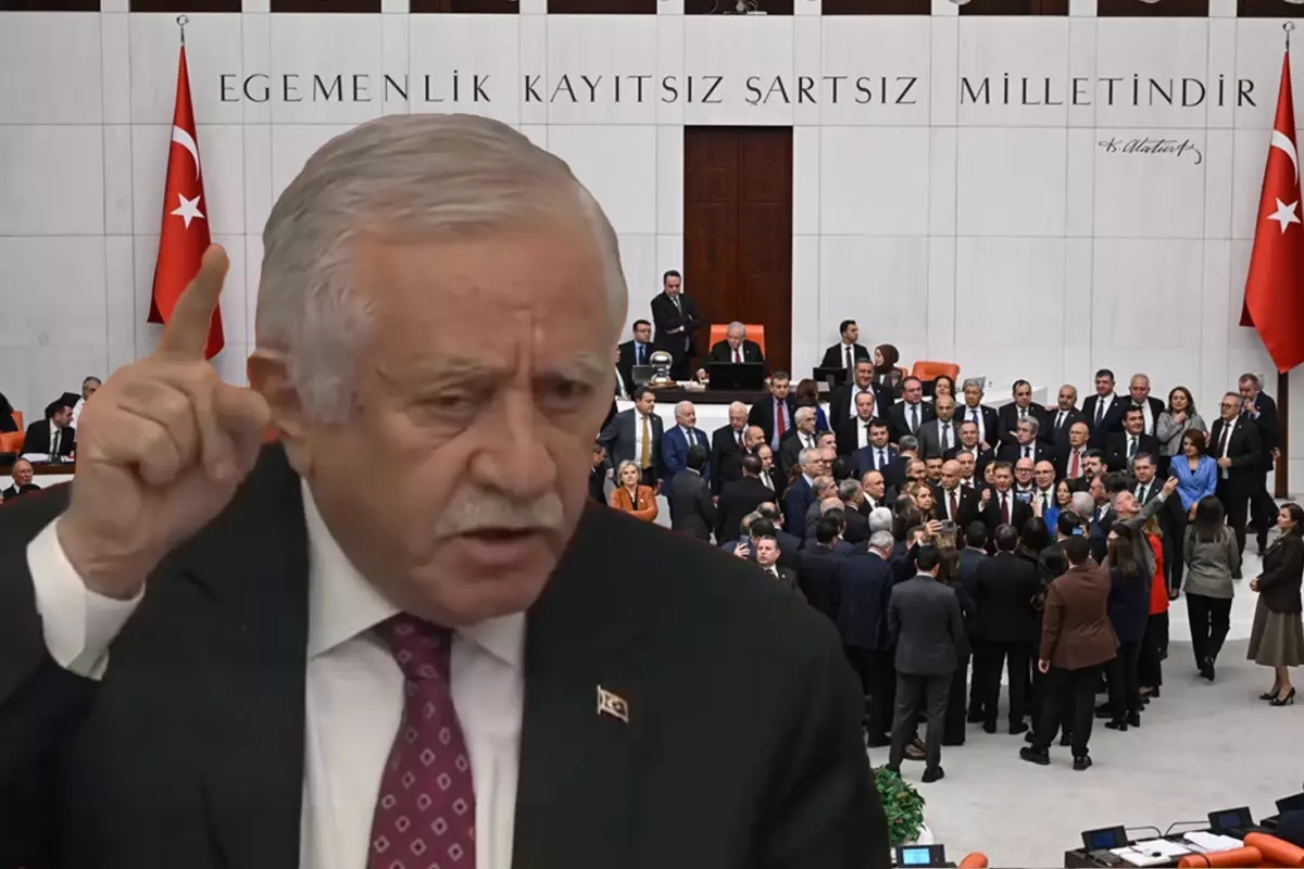 TBMM Genel Kurulu'nda yoklama kağıdı dağıtımı