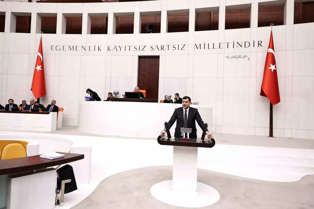 Baki Ersoy yerel basını destekliyor