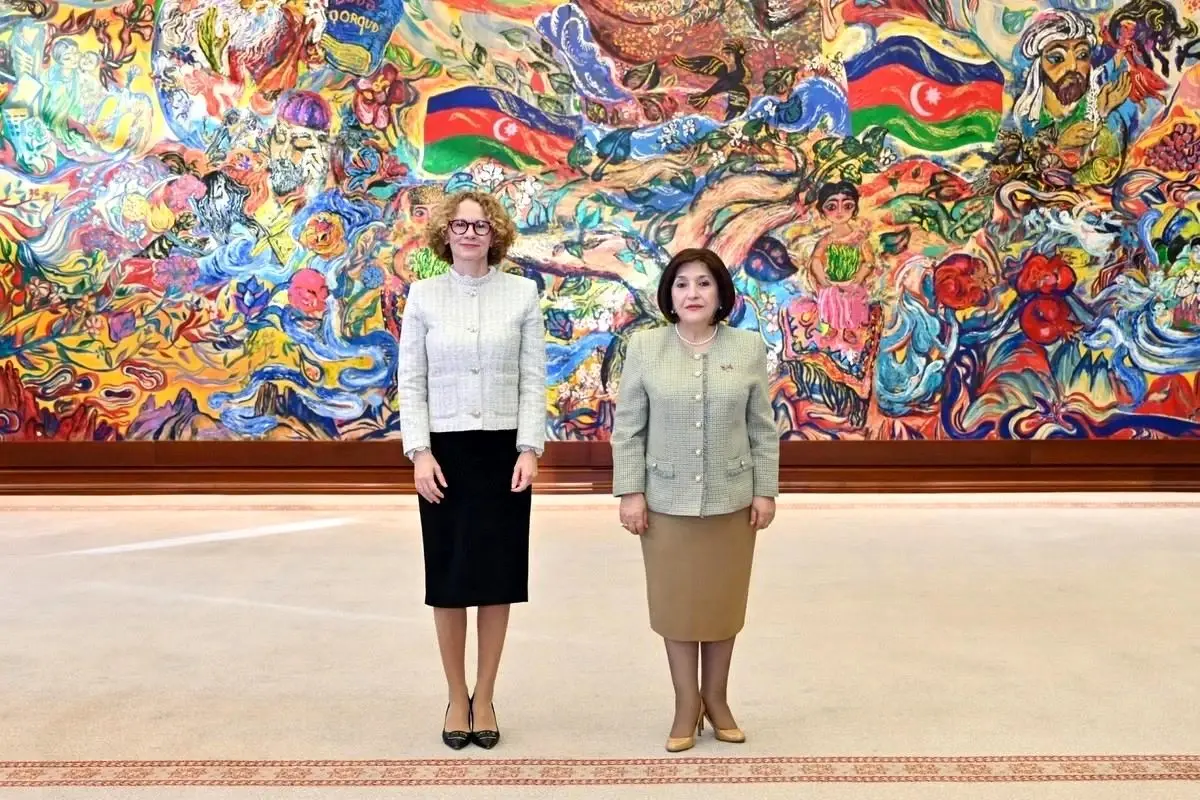 NATO Genel Sekreter Yardımcısı Shekerinska ve Azerbaycan yetkilileri