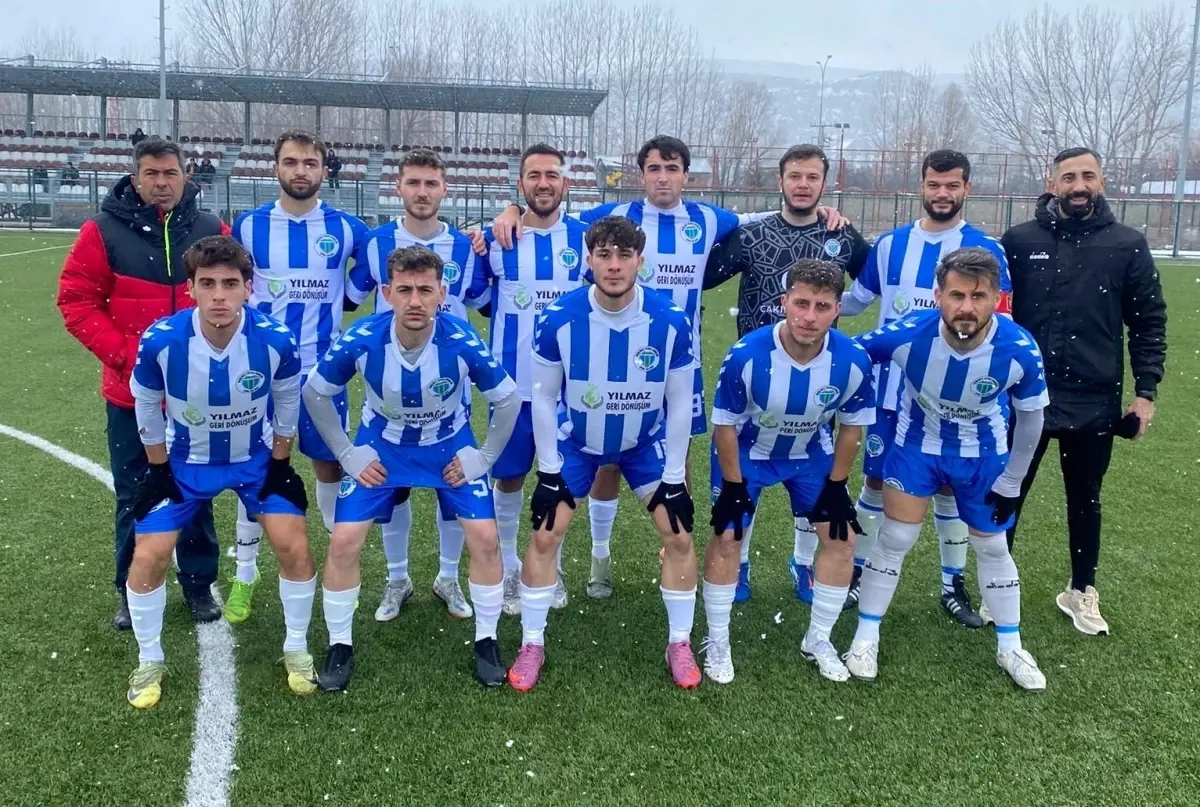 Osmaneli Gençlerbirliği ve Osmanelispor, 1. Amatör Lig A ve B Gruplarında Liderliğini Sürdürüyor