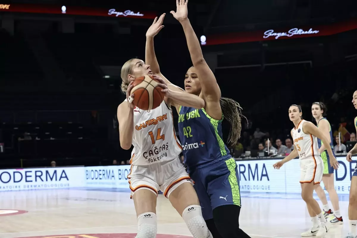 Galatasaray ve ZVVZ USK Praha maçından anlık görüntü