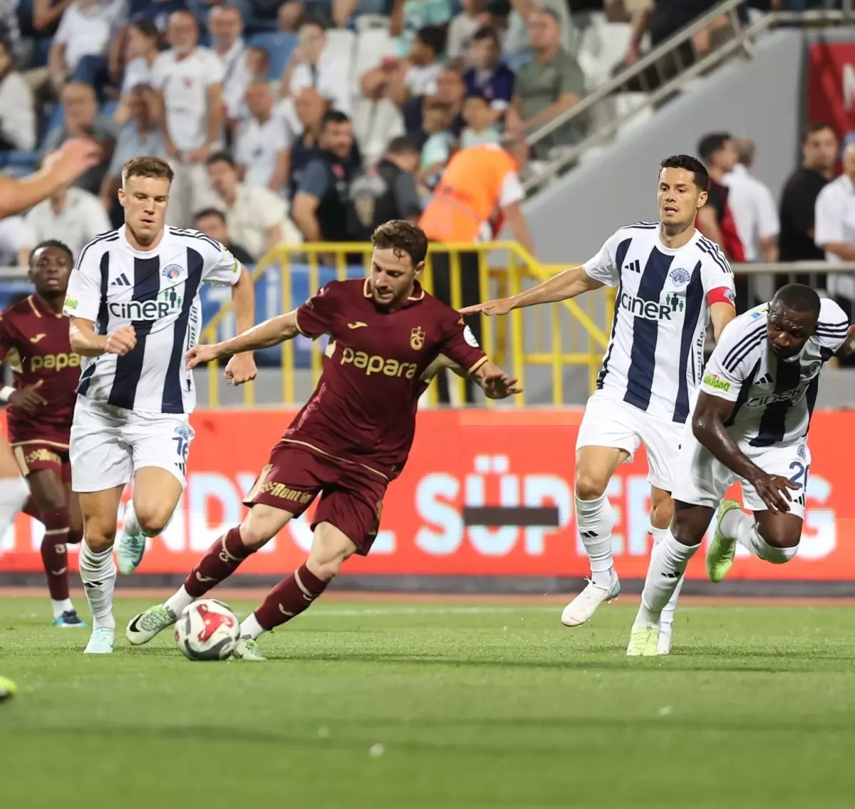 Trabzonspor ve Kasımpaşa maç kapak fotoğrafı