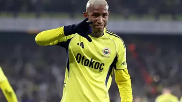 Fenerbahçe, Anderson Talisca’yı 2 Yıllık Yeni Sözleşme ile Kadrosunda Tutuyor