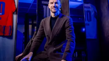 Edin Dzeko, 15 Yıllık Aradan Sonra Schalke 04'e Transfer Oldu