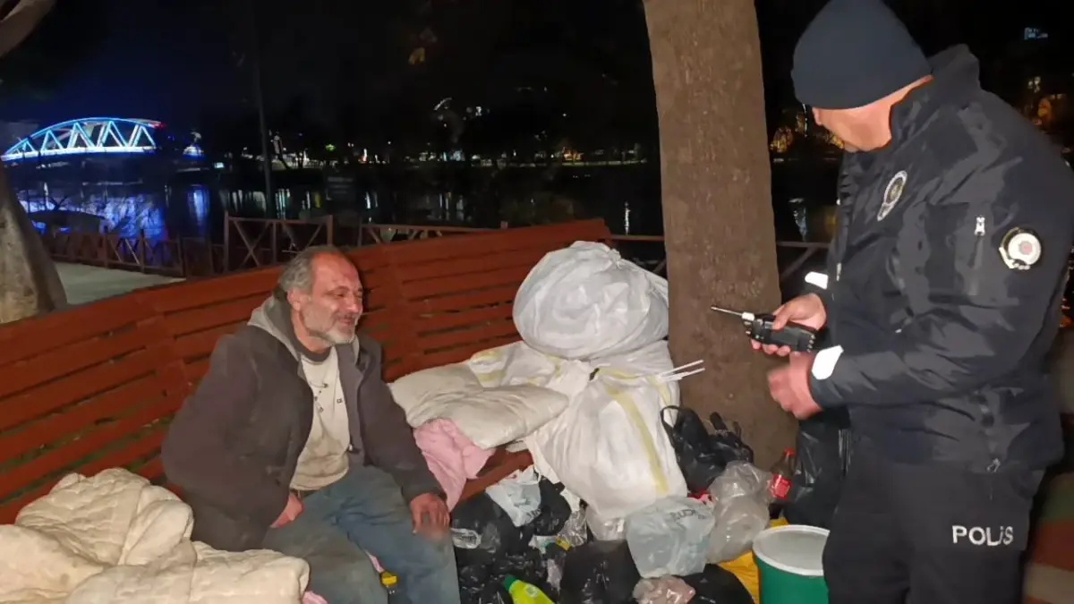 Manavgat’ta Bankta Geçimini Sürdürmeye Kararlı Adamın Hikayesi