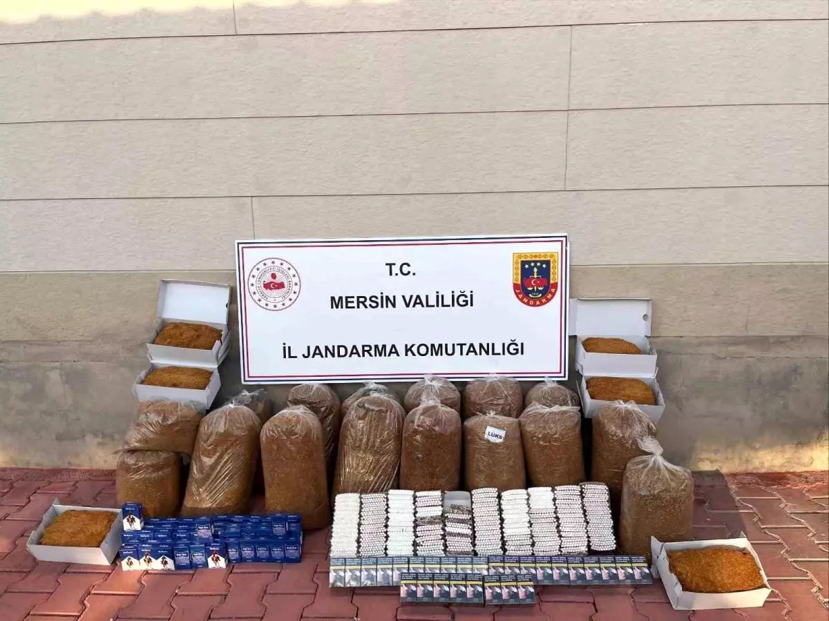 Mersin'de Jandarma, 13.500 Paket Kaçak Tütün ve Makaronu Ele Geçirdi