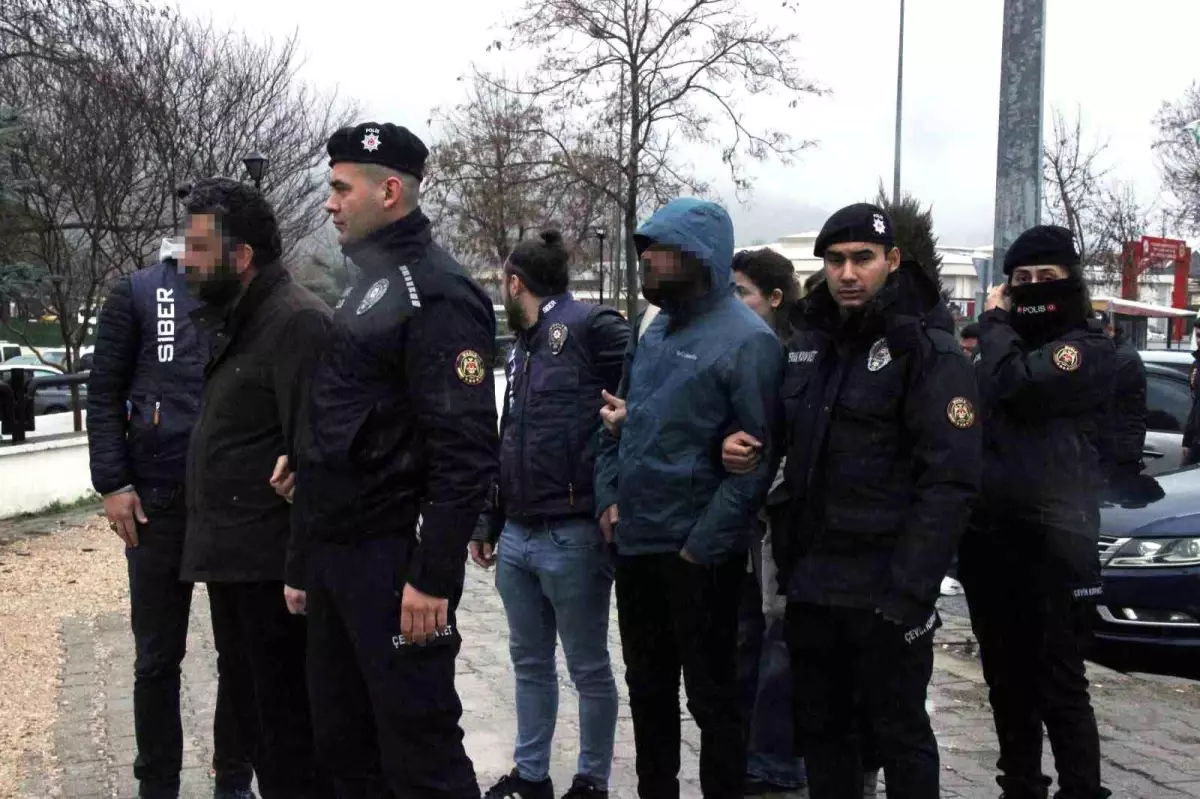 Muğla’da Sosyal Medya Operasyonu: Yüzlerce Şüpheli Hakaret Suçlamasıyla Mahkemeye Sevk Edildi