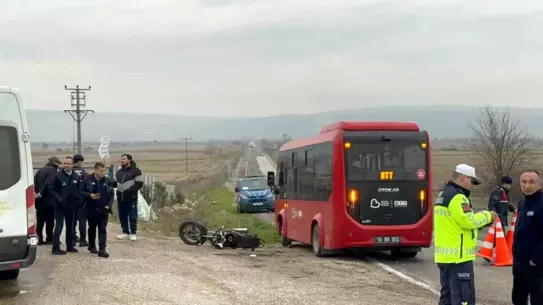 Gönen'de Minibüs ile Motosiklet Çarpışması: 1 Yaralı Stabil Şartlarda