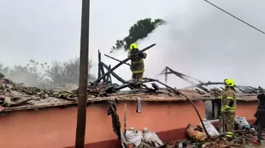 Balıkesir Gönen’de Tek Katlı Müstakil Ev Yangınla Yok Oldu