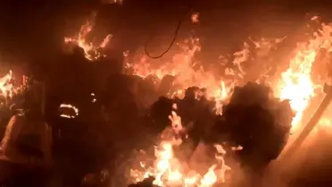 Diyarbakır’da İş Yerinde Çıkan Yangın, İtfaiyecinin Kask Kamerasından Görüntülendi