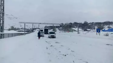 Sivas'ta 810 Kişi Ağır Kar Şartlarında Güvenli Şekilde Tahliye Edildi