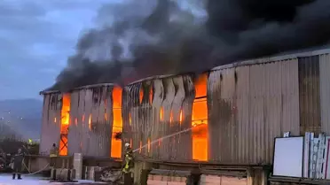 Hatay'ın Dörtyol İlçesinde ULTRANS Lastik Deposunda Yangın Kontrol Altına Alındı