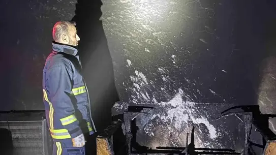 Van’ın Tuşba İlçesinde Ev Yangını: Bir Konut Kullanılamaz Hale Geldi