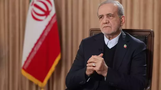 İran Cumhurbaşkanı Pezeşkiyan'dan Protestolar Üzerine Sert Açıklama